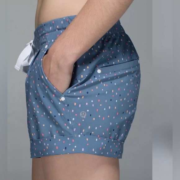 Lululemon Athletica High Waist Grey Confetti Cake with Rolled Hem - Size 6 - Picture 6 of 11